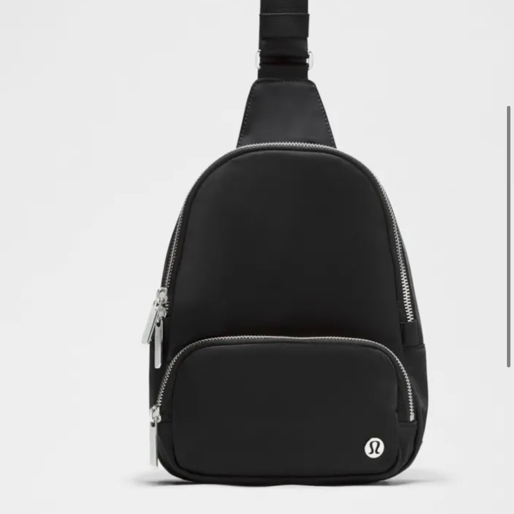 lululemon athletica sling bag 4.2L